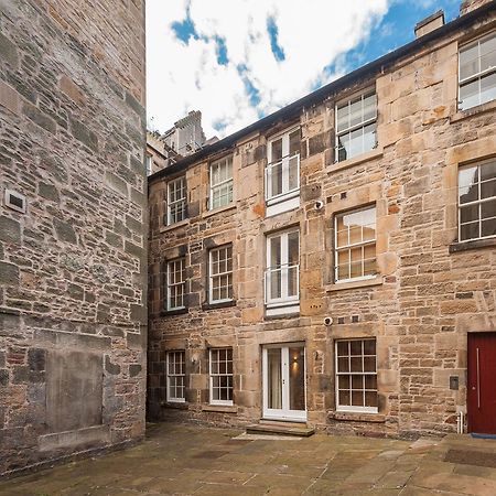 The Edmonstone'S Close Residence Edinburgh Exterior photo